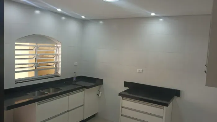 Casa Térrea, 3 suítes próximo ao Metrô Penha