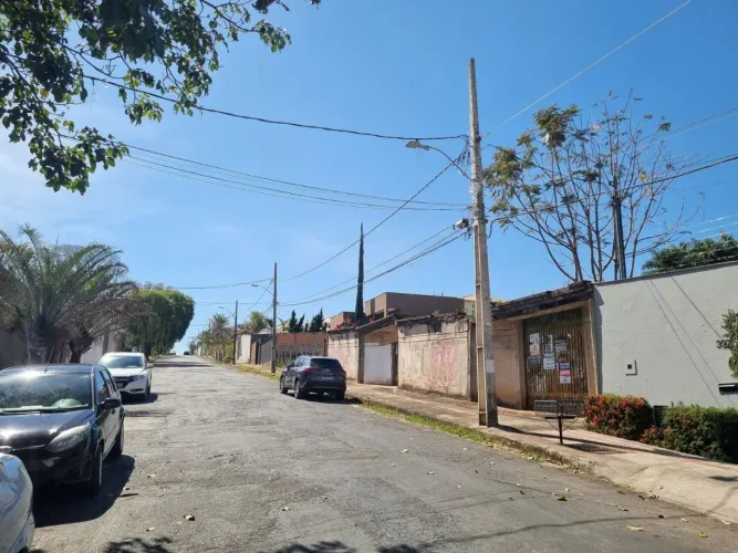 LOTE A VENDA NO BAIRRO BANDEIRANTES