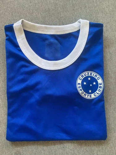Camiseta oficial do Cruzeiro infantil, veste de 6 a 8 anos