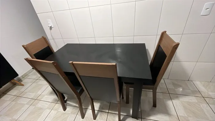 Mesa 4 cadeiras