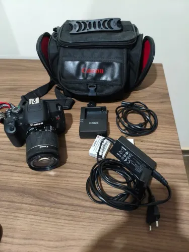 Canon EOS Rebel T5i Completa + Lente 18-55mm (29k Cliques) + Fonte Tomada + 2 Baterias + S