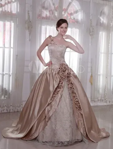 Vestido de Noiva Luxo Champagne - Alta Costura em Cetim, Renda e +200 Cristais