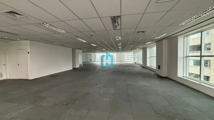 Sala para venda no Espaço Empresarial Nações Unidas