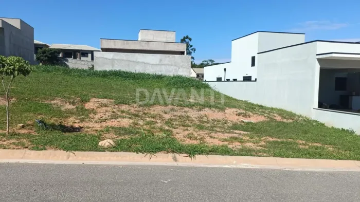 Terreno à venda no Condomínio Colline Di Parma em Valinhos na Davanti Imóveis.
