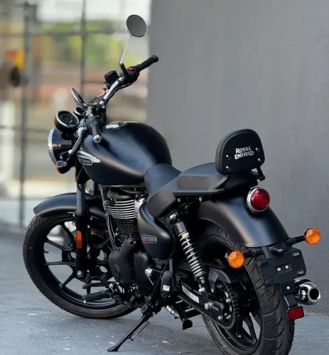 Meteor Stellar black 350cc  DAIANA