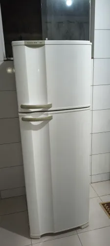 Vende-se Geladeira