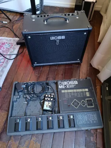 Amplificador de guitarra e pedais de guitarra