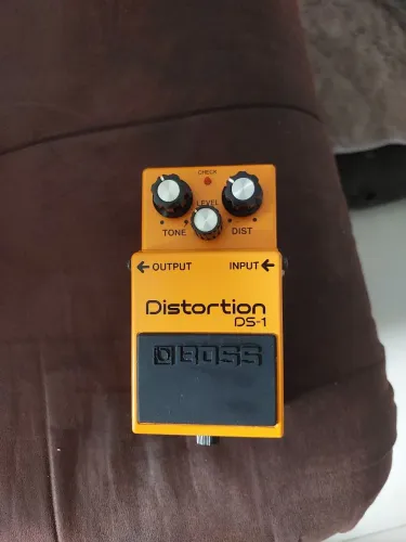 Pedal Boss distortion DS-1