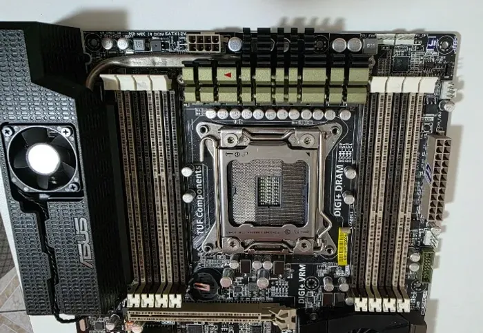 Placa Mãe Sabertooth X79 Com Defeito - Leia Descrição