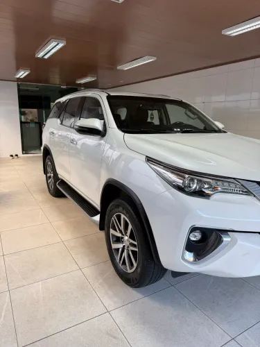 Toyota Hilux SW4 SRX 4X4 2.8 TDI 16V Dies. Aut. 2019