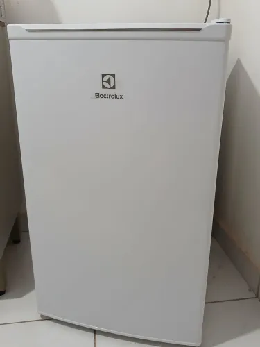 Vendo esse Frigobar Electrolux 122 lt novo