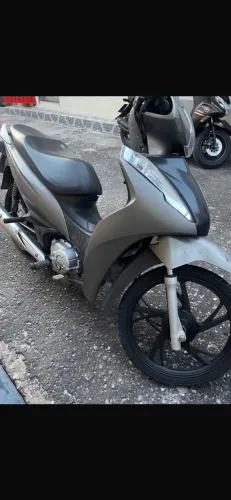 Moto Biz 110i ano 23/24 com 20.000 rodados em excelente estado quitada único dono