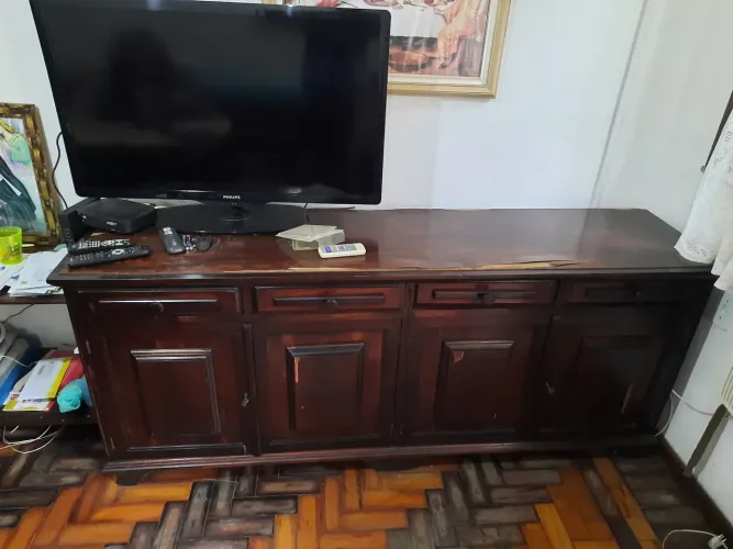 Aparador / buffet de madeira