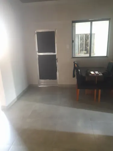 Alugo uma casa em Oswaldo cruz primeira moradia