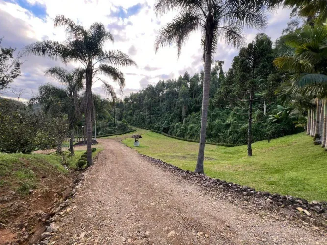 Chácara / Sítio em localização privilegiada no bairro Barra do Rio Cerro em Jaraguá do Sul