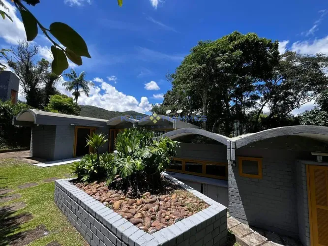 Casa em Condomínio Fechado à Venda Próx à Araras - Petrópolis, RJ - R$ 1.100.000,00