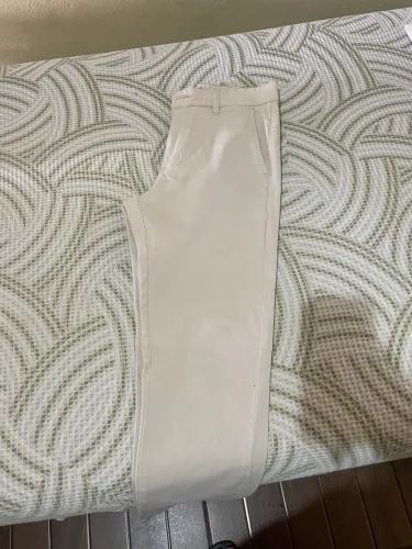 Calça Sarja bege tamanho 38, excelente estado, marca Luidgi