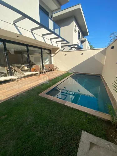 Casa a Venda em Juquehy, Condomínio Fechado a 50 Metros da Praia