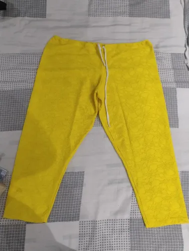 Calça amarela