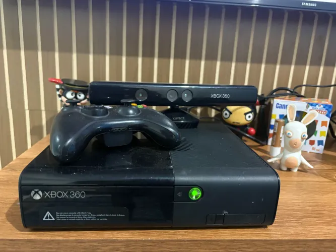 Xbox 360 super slim 36 jogos Kinect Entrego aceito cartão