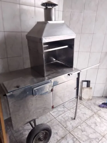 Carrinho de churrasco usado