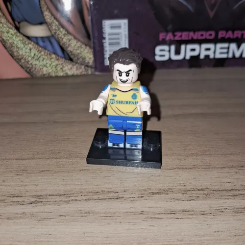 *Boneco de lego sem nome: