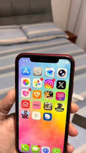 VENDO IPHONE 11 RED 128GB iOS 26/27 + brindes