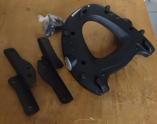 Suporte para baú Givi Tiger