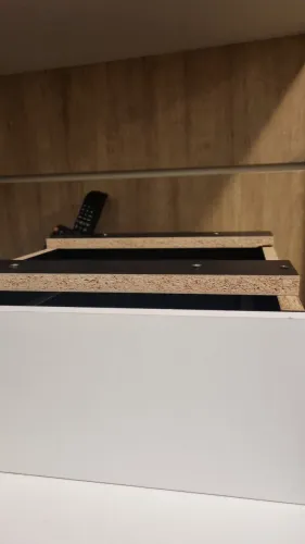Gaveta para mesa de escritório montada