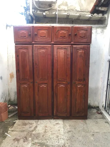 Guarda roupa de casal madeira angelim pedra semi novo pra vim buscar aqui em prazeres
