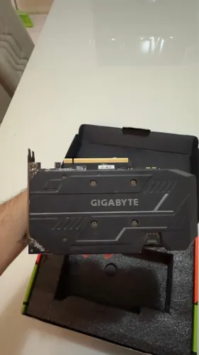 Placa de video nvidia RTX2060