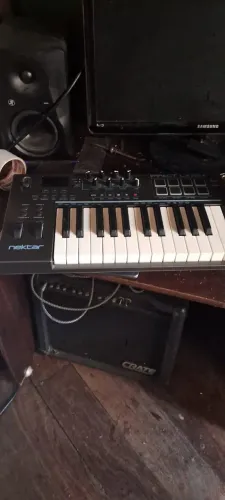 Teclado Controlador MIDI 25 Teclas Nektar Impact LX25+ Compatível Pc Mac IpadTeclado