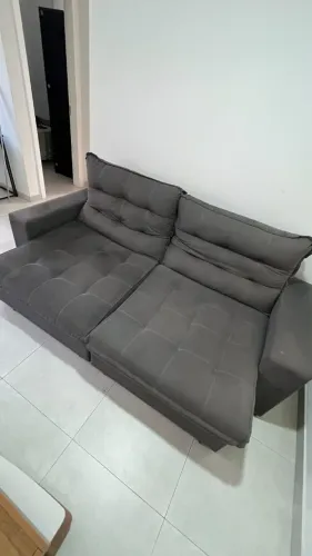 Sofá Retrátil Cinza Escuro 2,30m em Ótimo Estado