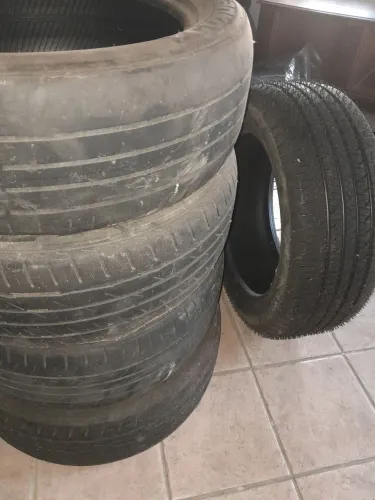 Pneus 225/55/18 -01 novo + 04 usado