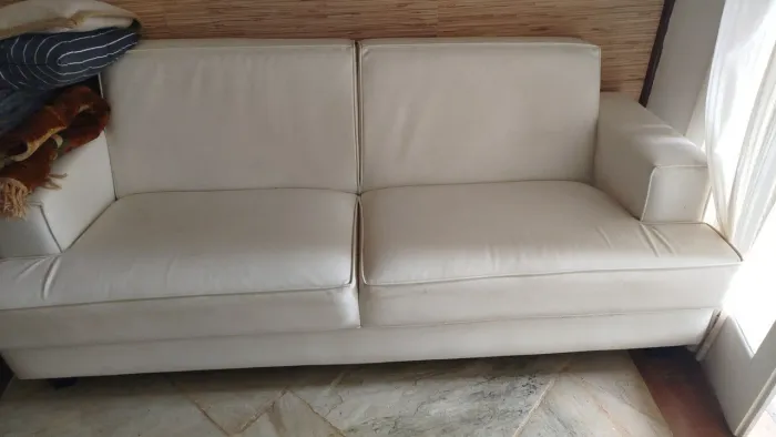 Sofá de couro