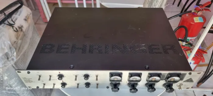 Berhinger tube ultragain valvulado