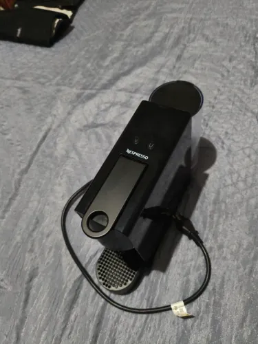 Cafeteira Nespresso Essenza Mini Preta