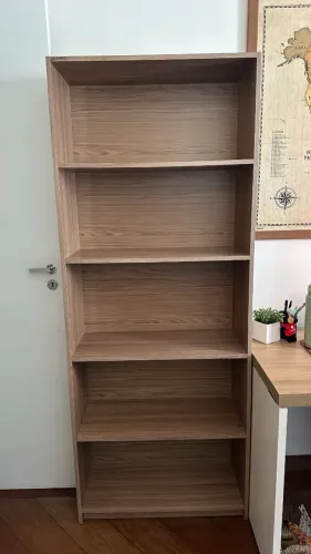 Estante de Livros