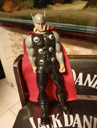 Boneco do Thor, Deus do trovão 30cm articulável 