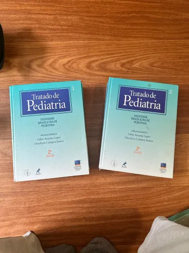 dois livros de pediatria medica