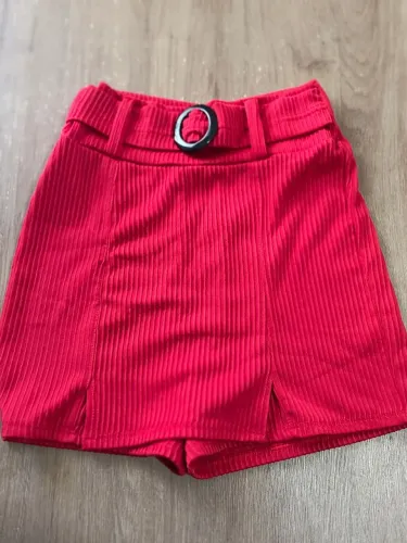 Short saia vermelho nova tam P