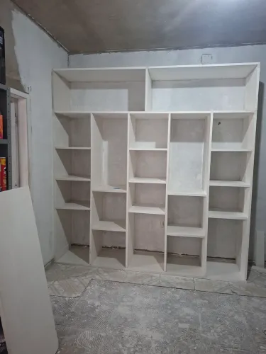 Guarda-roupa de gesso