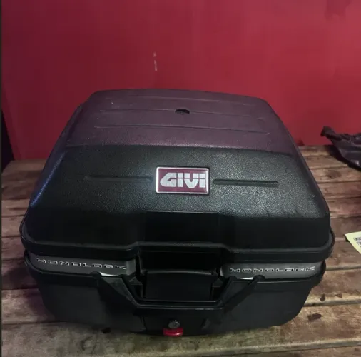 Bauleto / Baú Givi 27 Litros Traffic E27m Preto Bau Com Base Preto 