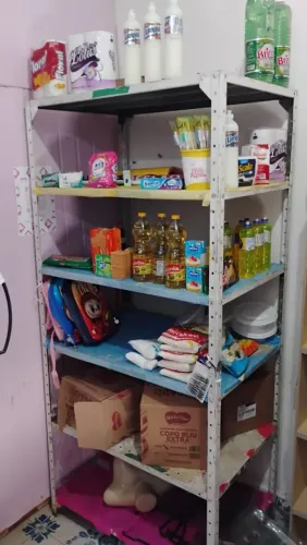 Prateleira de mercadinho