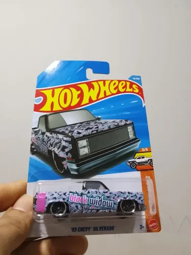Hotwheels 83 Chevy Silverado