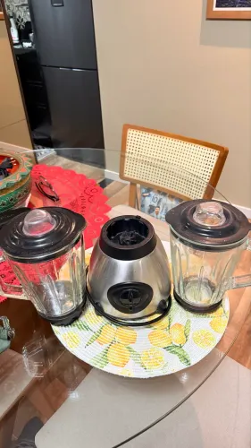 Liquidificador SEMP com 2 jarras de vidro