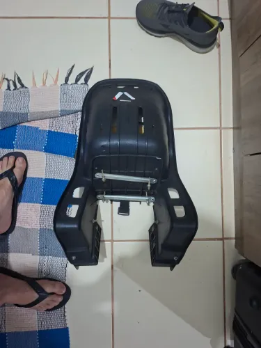 Vendo cadeirinha traseira de crianca