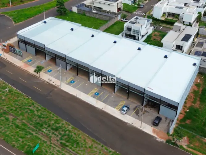 Galpão disponível para locação e venda no bairro Laranjeiras em Uberlândia-MG