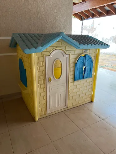Casinha de criança Xalingo semi nova retirar no local