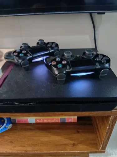 Ps4 com 2 controle + jogo homen aranha